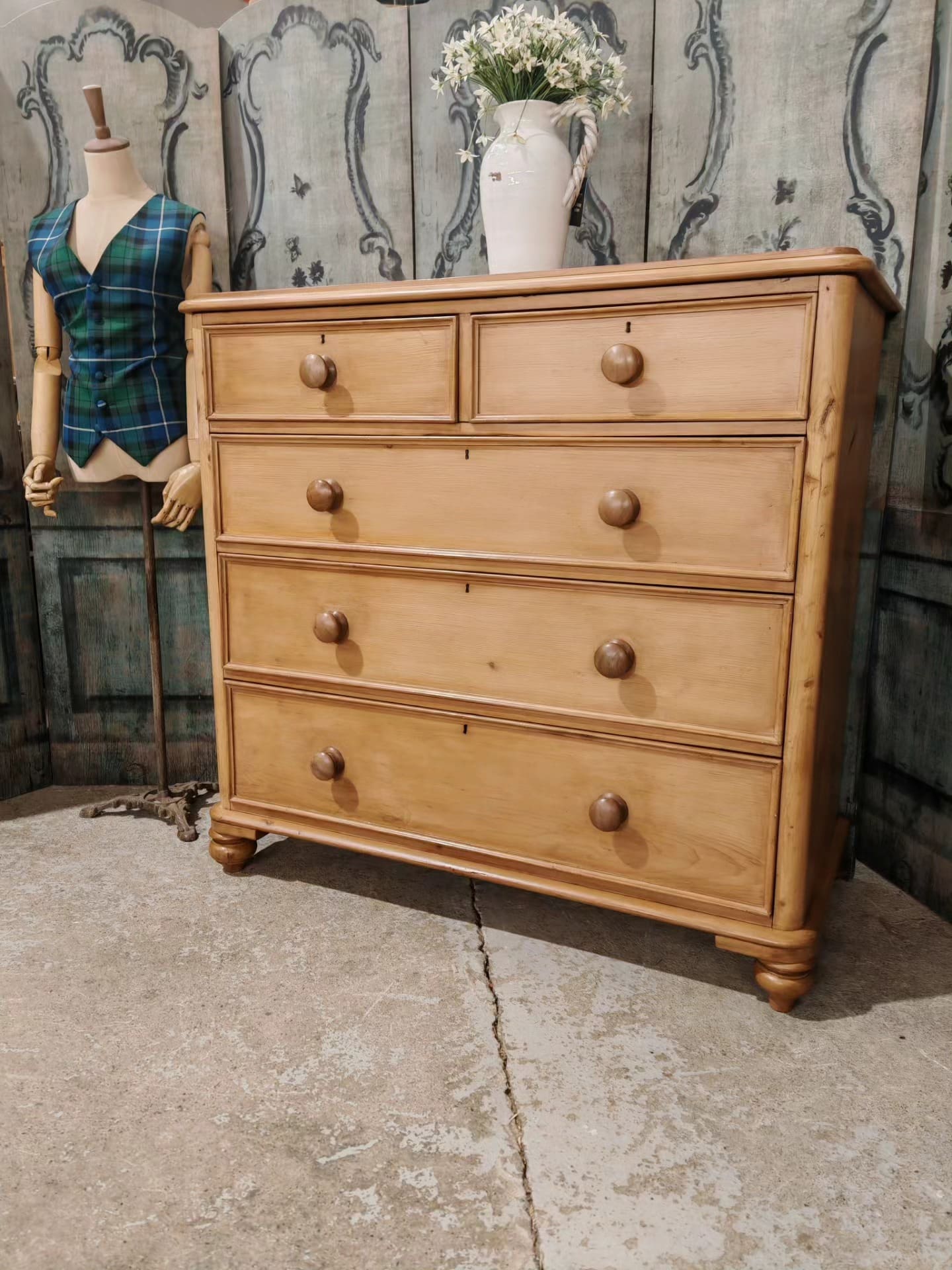 BIG Victorian chest of drawers – stunning SOLD