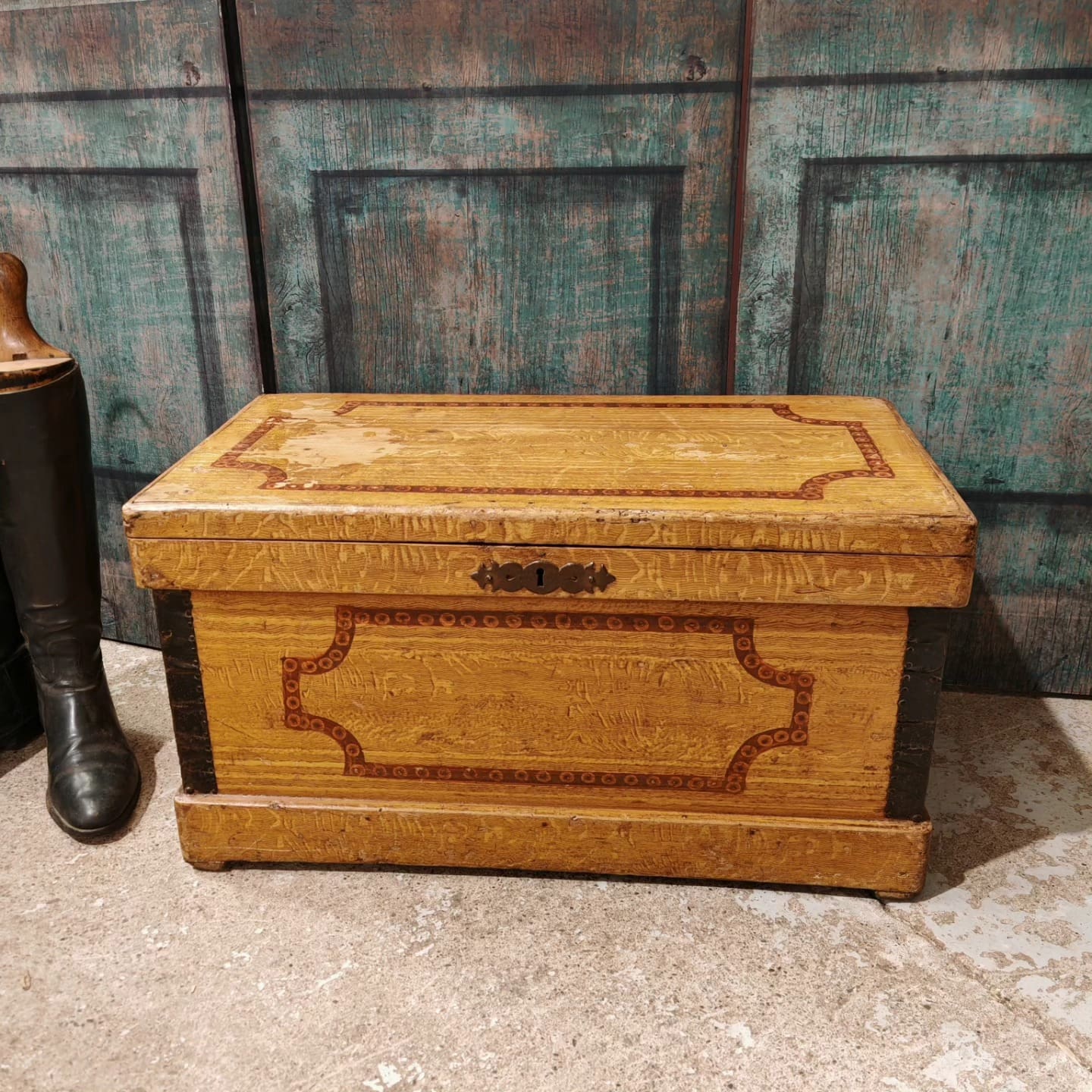 Scrowable Box ORIGINAL SCUMBLE BOX - VERY CUTE - Pond Cottage Antiques