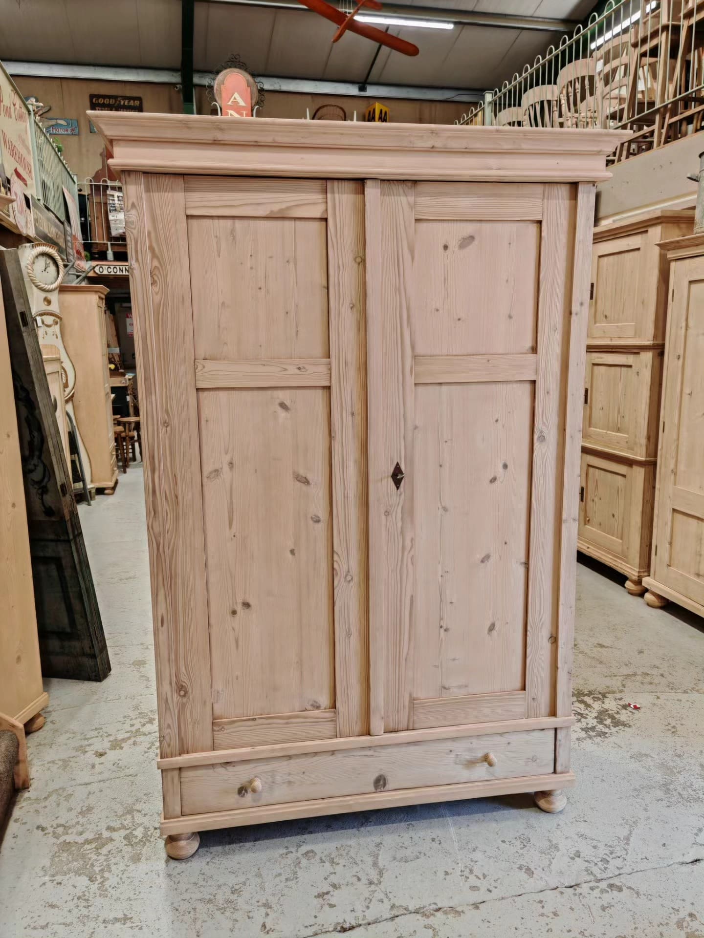 Dutch pine with 4 panels 2 door robe