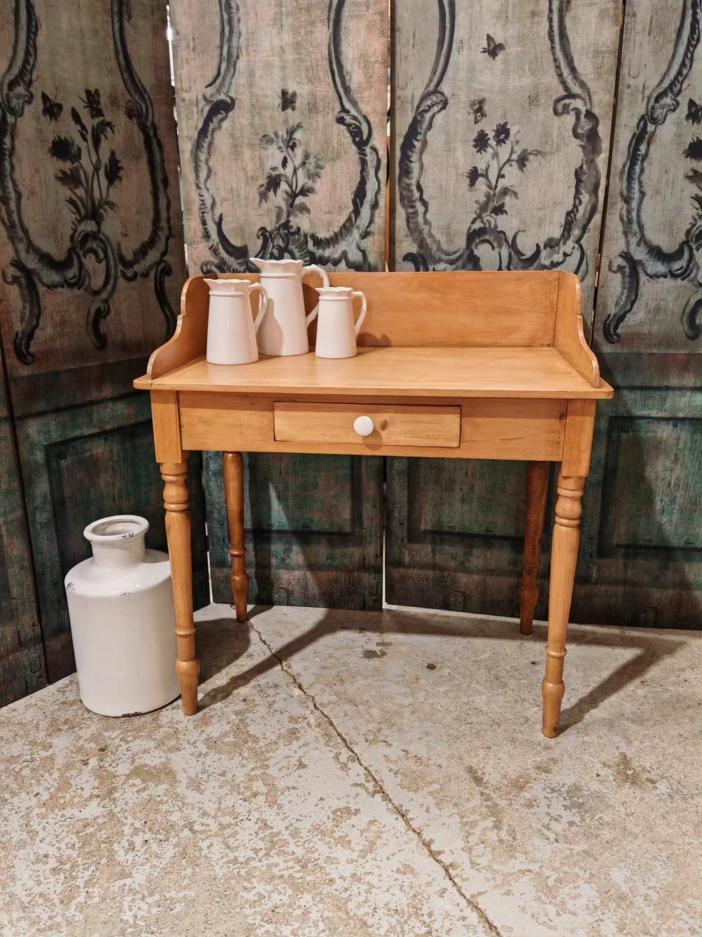 VICTORAIN PINE WASHSTAND